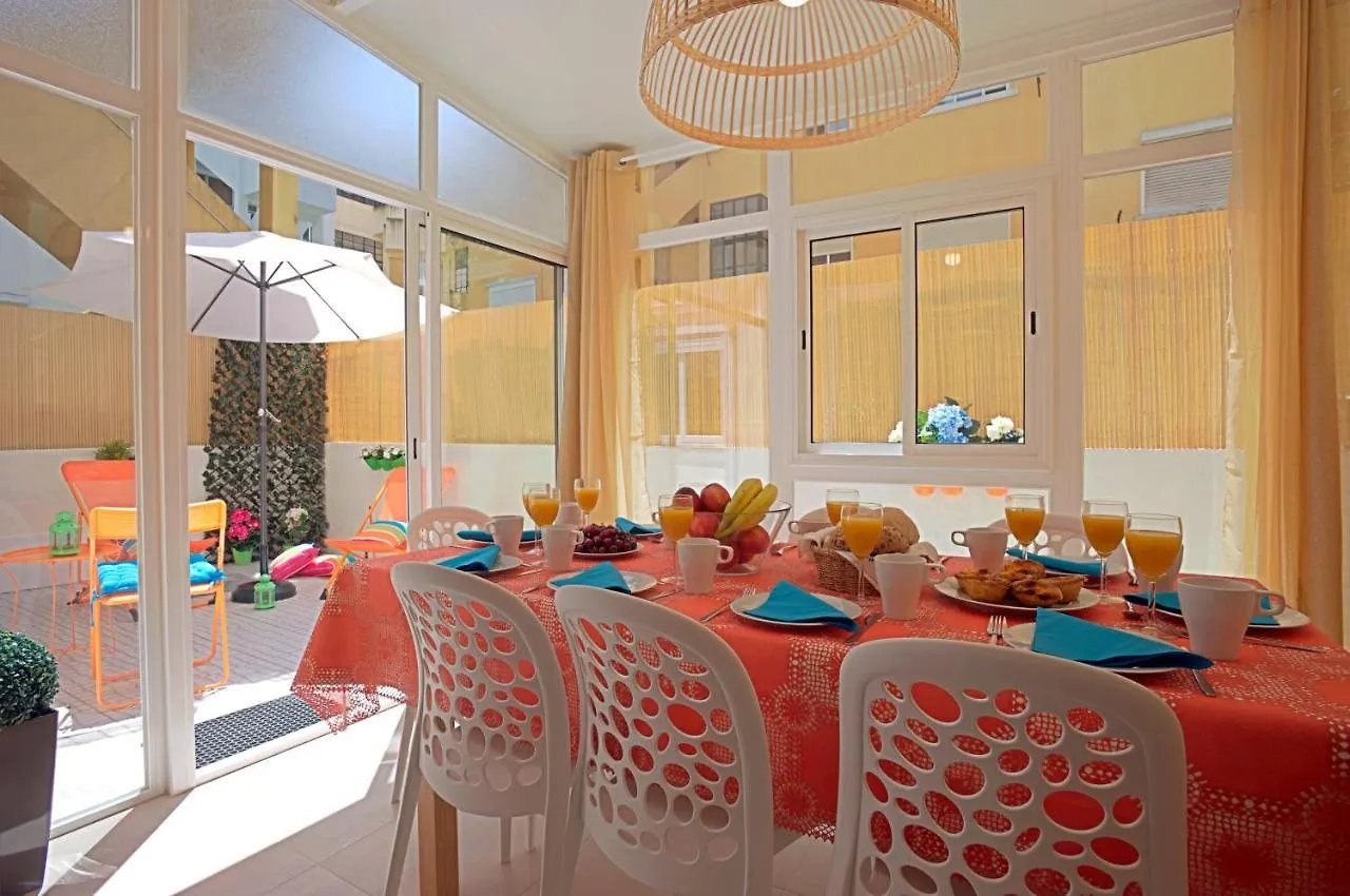 Alm- Spacious. Sunny. Patio. Quiet Area. Fast Wifi Лиссабон Апартаменты